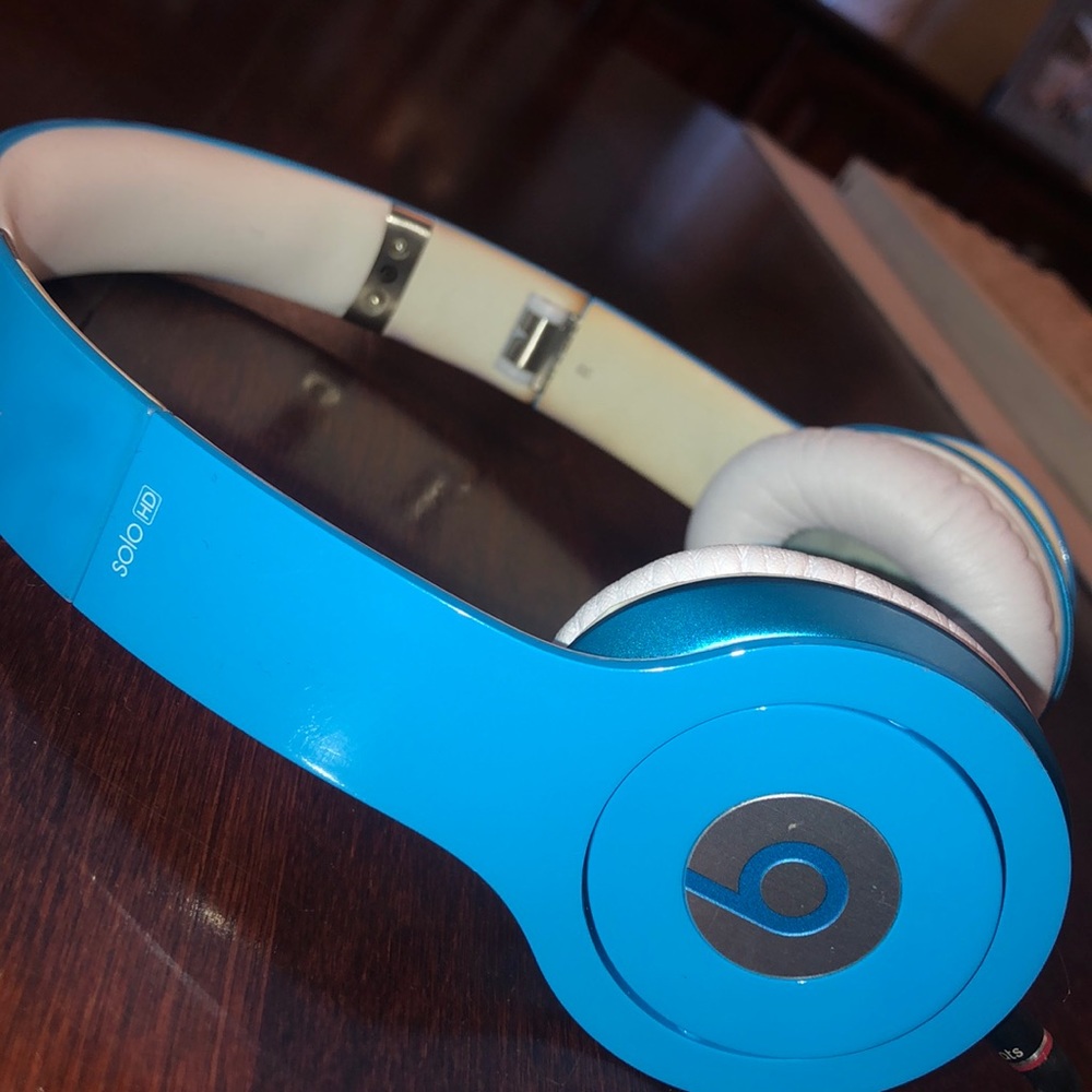 Beats solo hd by dr. dre